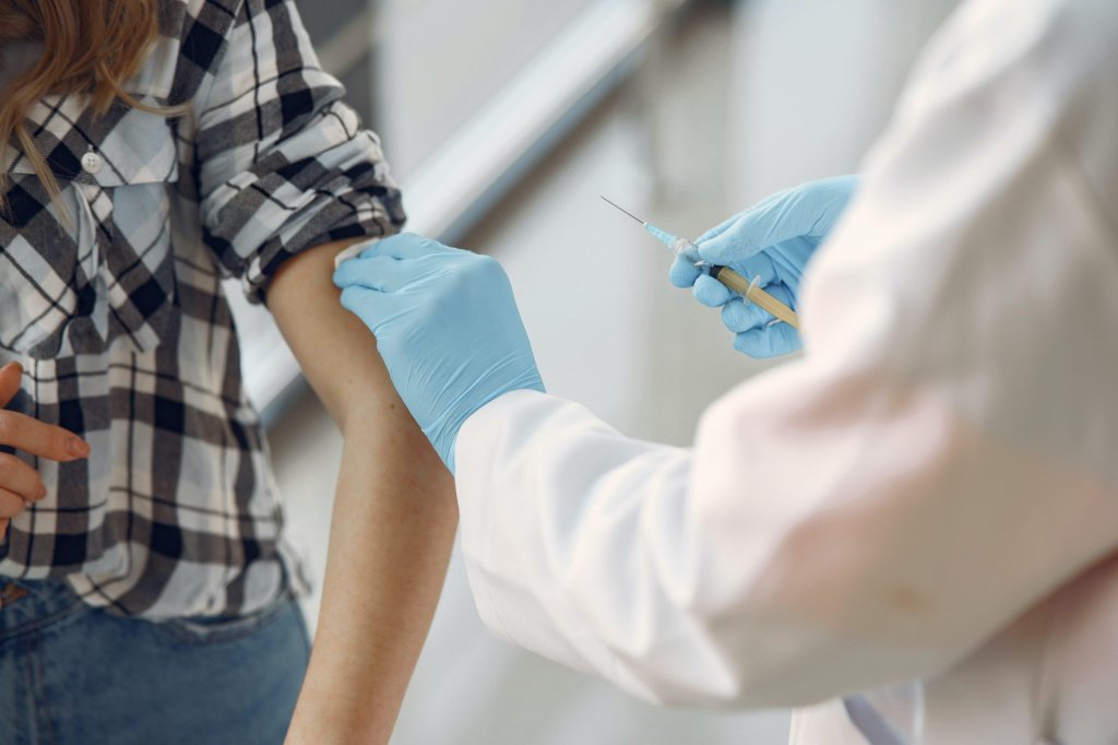 Onrechtstreekse vaccinatieplicht?
